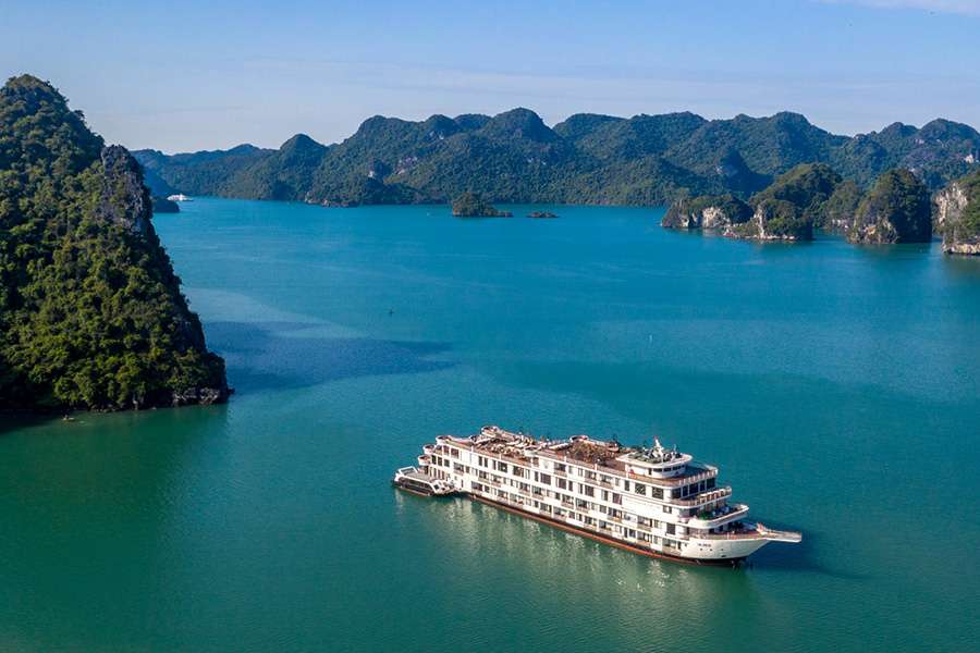 Ambassador cruise Halong Bay - Hanoi golf package