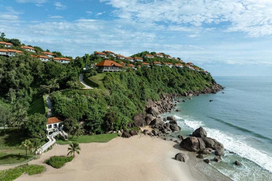 Banyan Tree Lang Co - 5 star resort for golfer in vietnam tours
