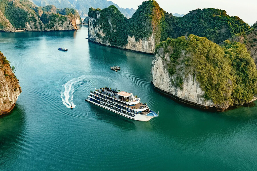 Halong Bay cruise - Vietnam golf packages