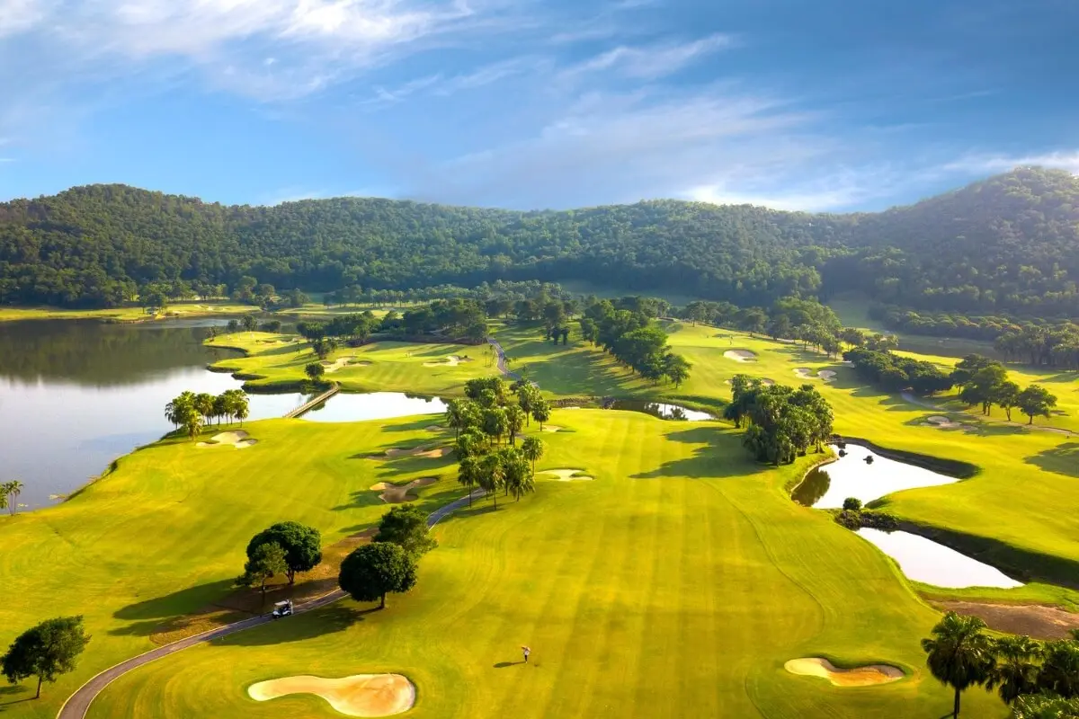 How to Choose Your Hotel for a Saigon Golf Holiday