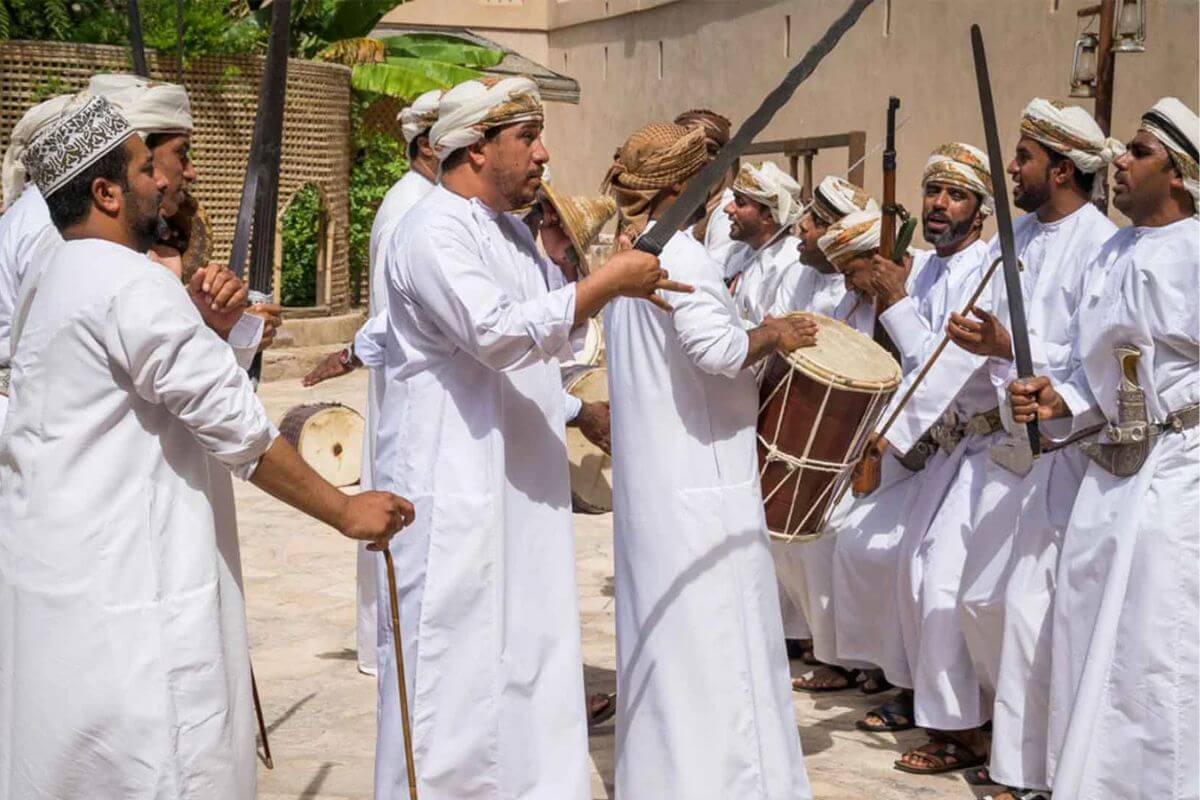 What Golfers Experience Beyond the Fairways in Oman